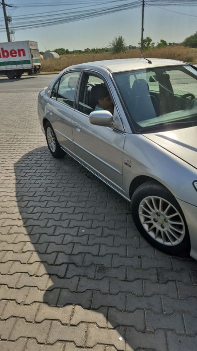 Honda civic 4dr hybrid  schimb