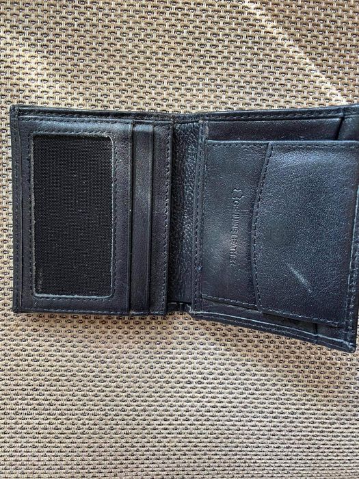 Черно мъжко портмоне Hugo boss