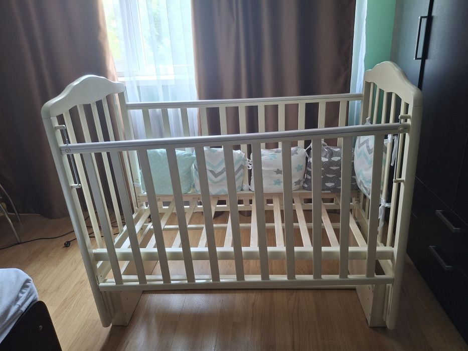 Детская кроватка