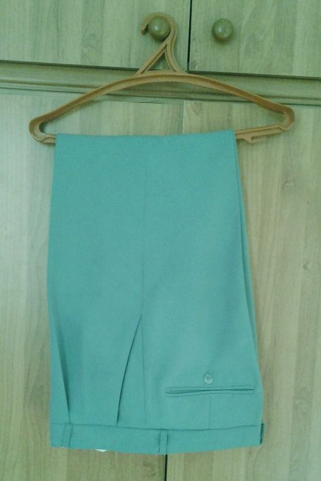 продам б/у костюм - тройку