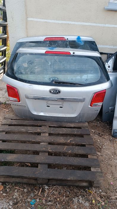 Крышка багажника на Kia Sorento