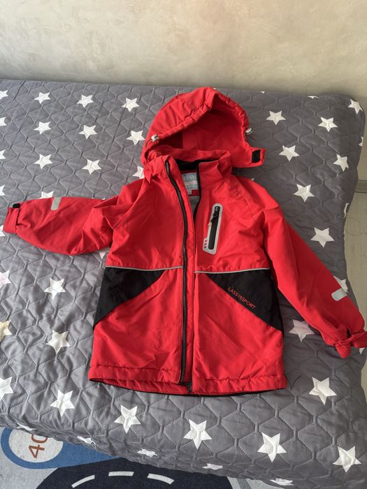 Продам куртку на мальчика