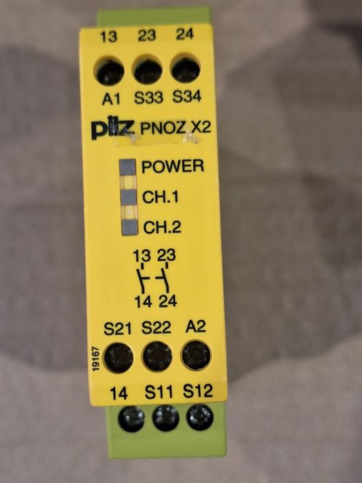 Реле за безопасност Pilz