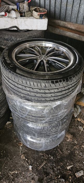 Продам  комплект резины с дисками