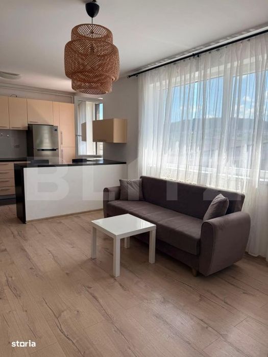 Apartament spatios, 2 camere, 50 mp, parcare inclusa, balcon, zona Som