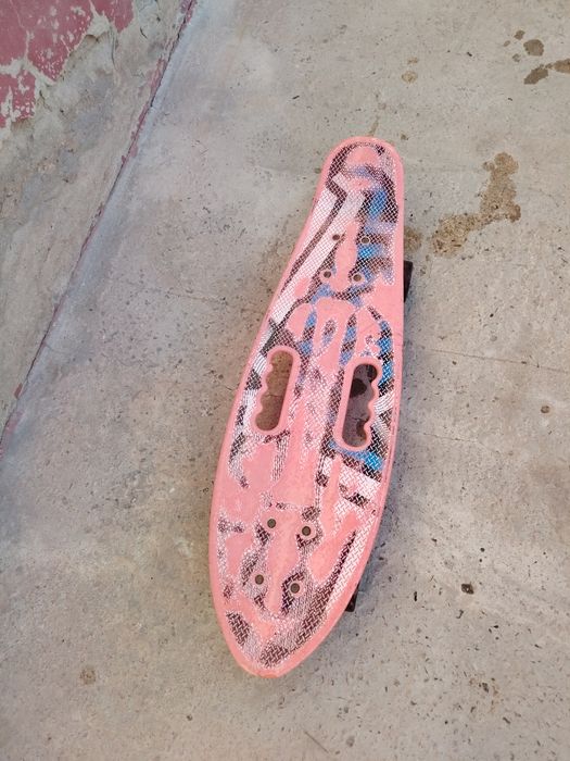 skateboard  xolati yaxshi  aybi yoq naqdga beriladi