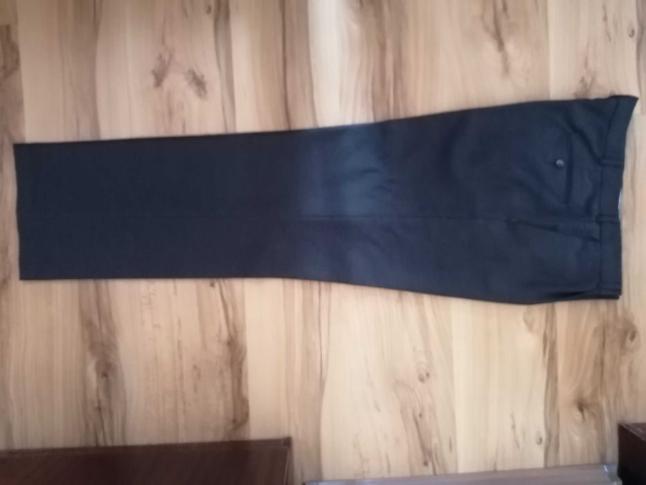 За Вас абитуриенти, НАМАЛЕНИЕ.:Мъжки костюм на Парушев