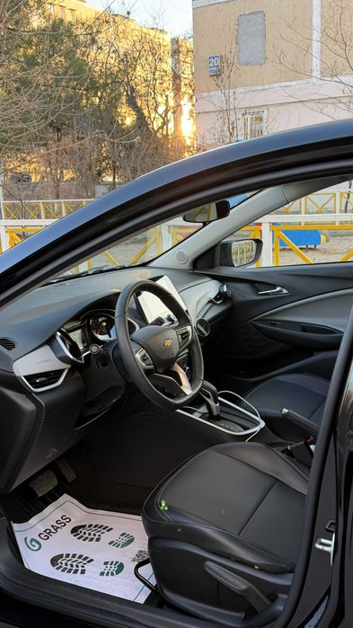 Chevrolet onix turbo primier