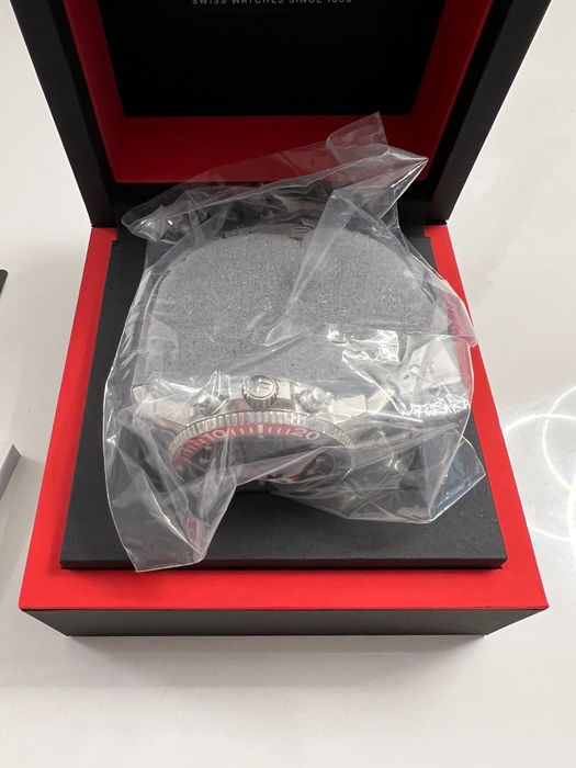 Tissot Seastar 1000 Чисто нов!