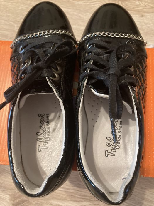 Туфли для девочки школьные