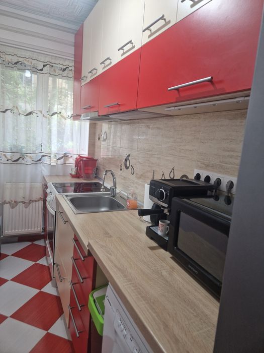 Vând apartament cu 2 camere la prețul de 88.000 euro negoci