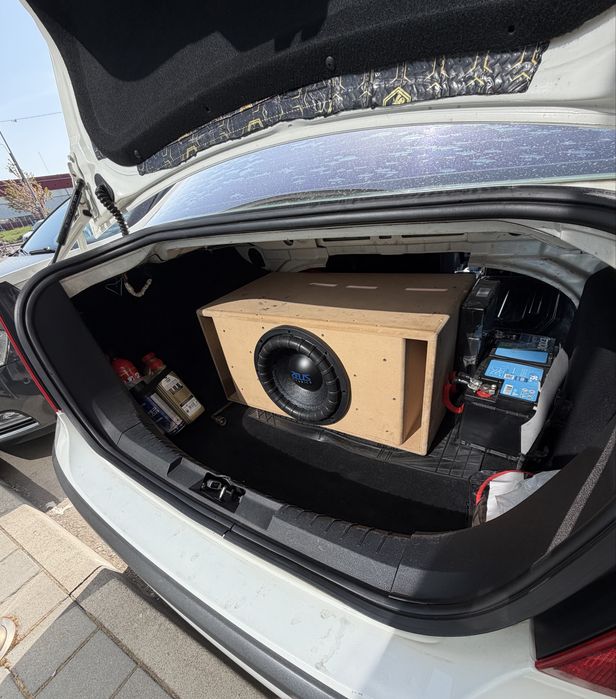 Subwoofer Hifonics ZRX12D2 1000w RMS + amplificator + incinta