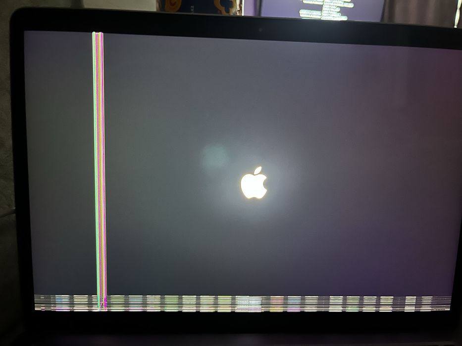 MacBook Air M1 полосы на экране. Макбук