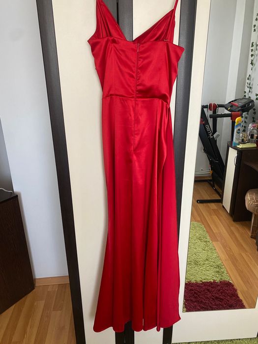 Rochie elegantă roșie