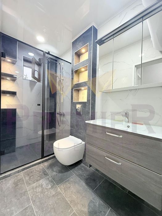 Продава се Двустаен апартамент в Варна, Бриз - 75 кв.м за 2334 €/кв.м - Снимка #6