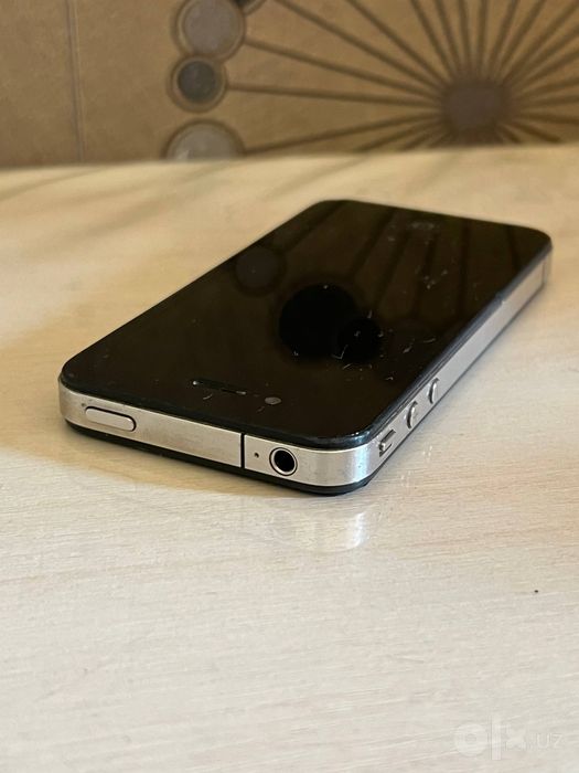 iPhone 4 8GB yaxshi. Imei bor. ios 9.3.6