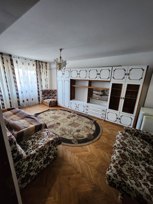 Inchiriez apartament 2 camere