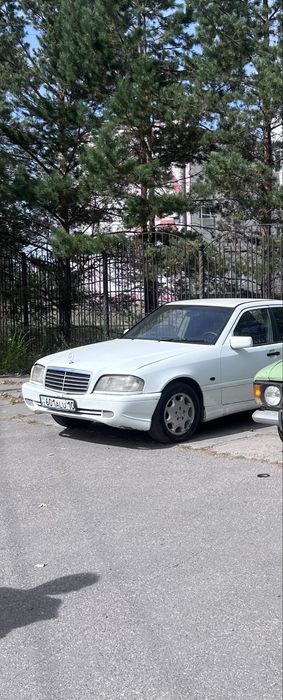 Mercedes c class w202