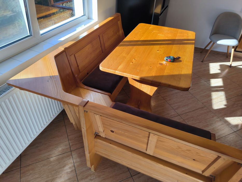 Colțar din lemn și masa din lemn ( făcute la comandă )