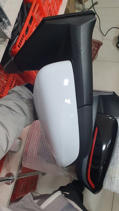 Onix Tracker Bakavoy oq qora redlayn