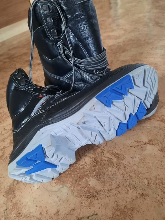 Ботинки рабочие. Зима. Размер  39.