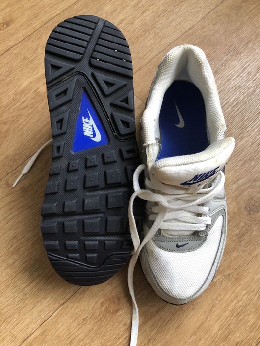 Кроссовки фирменые  Nike