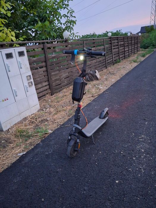 Trotineta electrică NINEBOT E2 PLUS ll,8.1 inch,negru