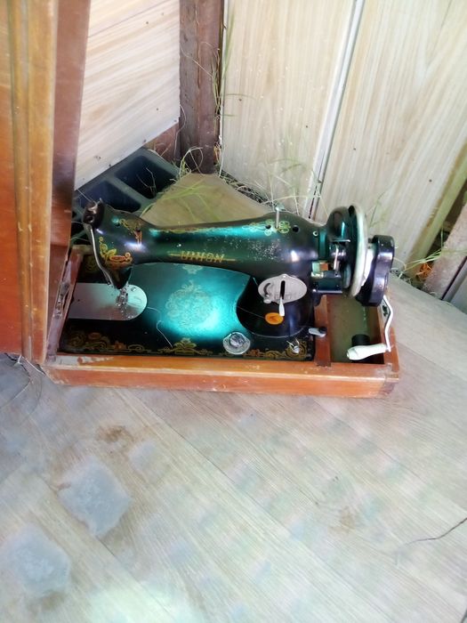 Продавам стара шевна машина руска Варна Център