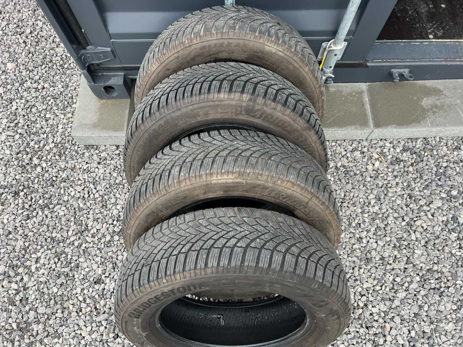 Продавам 4бр. зимни гуми Bridgestone BLIZZAK LM005 215/65/17 DOT2624!