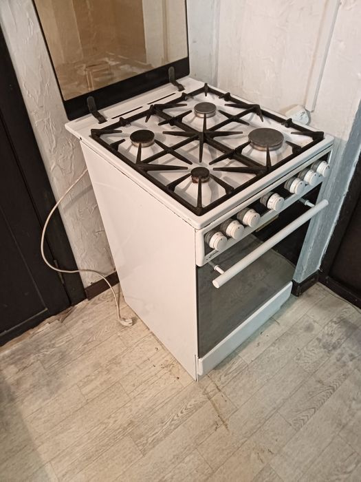 Продам газ плиту Кайсер