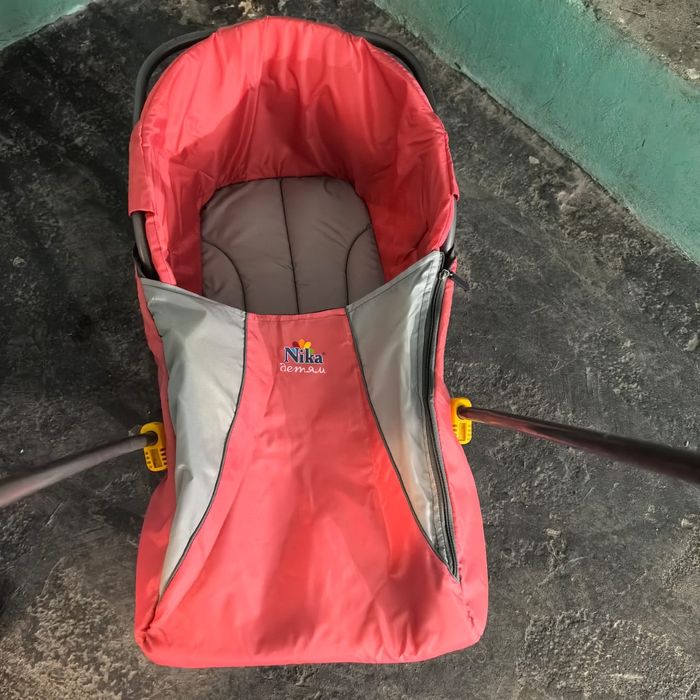 Санки детские. Девочка