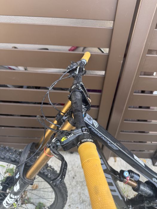Bicicleta Pivot DH29 Custom
