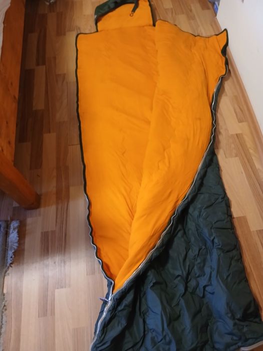 Sac de dormit pentru el si pentru ea in stare foarte buna.