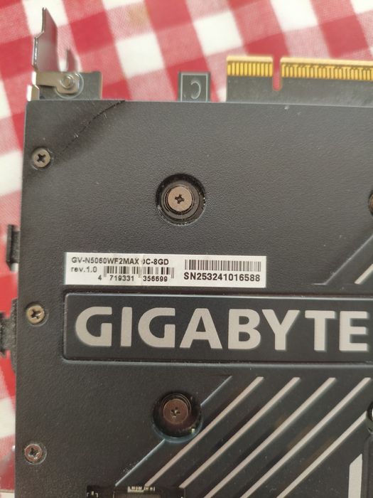 Placă video Gigabyte Rtx 5060 OC 8GB VRAM GDDR7 ca nouă + garanție și factură