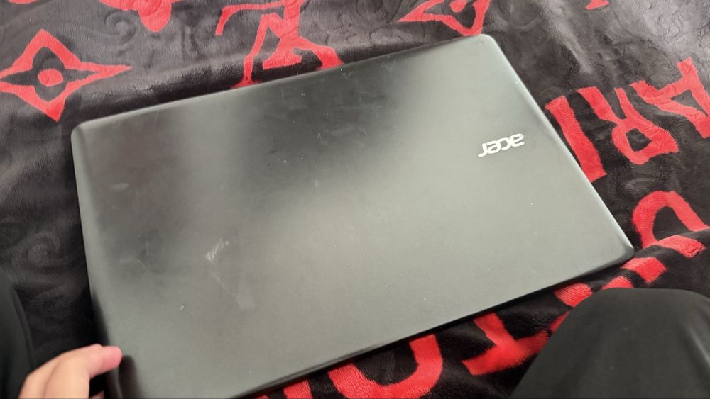 Acer noutbook sotilafi