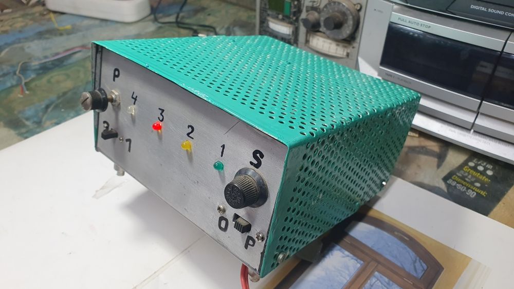 Lumini dinamice si Lustra cu 5 brate.