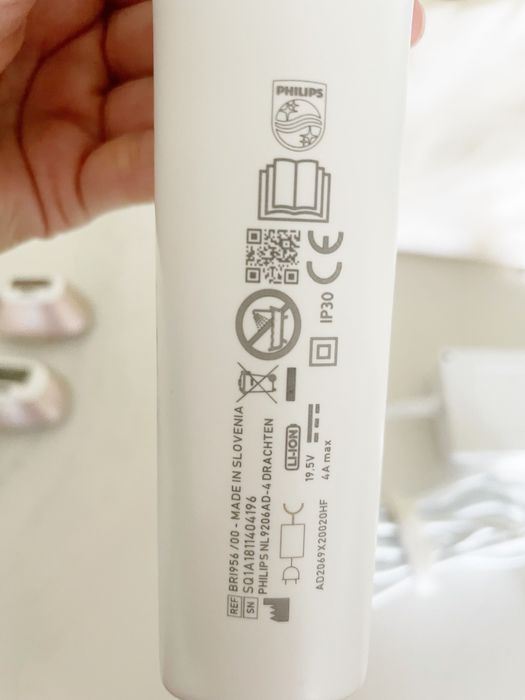 Фотоепилатор Philips Lumea BRI956/00