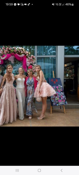 Бутикова сияйна бална рокля