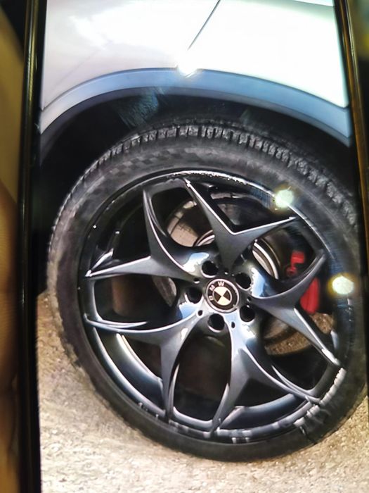 Vând jante cu anvelope pe 21 in doua patimi BMW