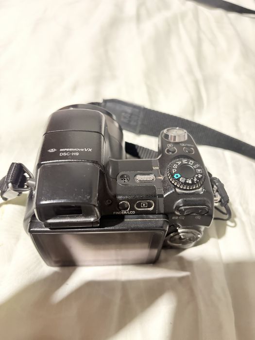 Срочно продам камеру SONY DSC-H7
