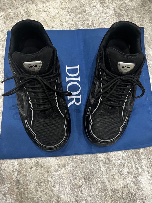 Обувки Dior b30 .