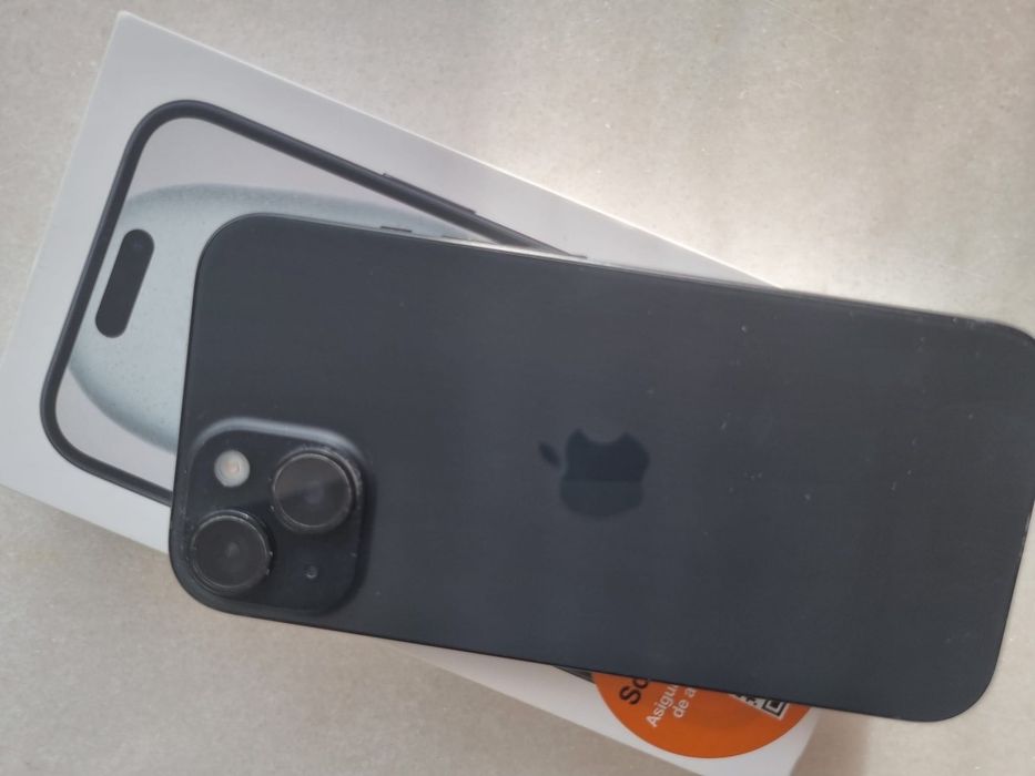 Vand Iphone 15 iesit din garantie in urma cu 4 luni