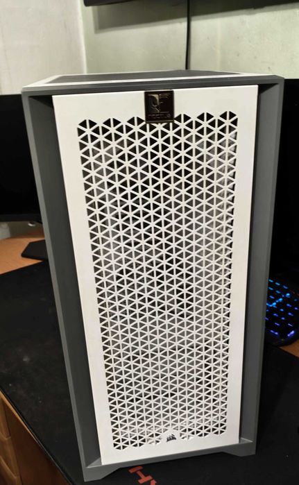 Компютър Gaming PC Ryzen 7800X3D GTX 1080TI 32GB DDR5 512GB SSD 1TB HDD 850W Gold PSU