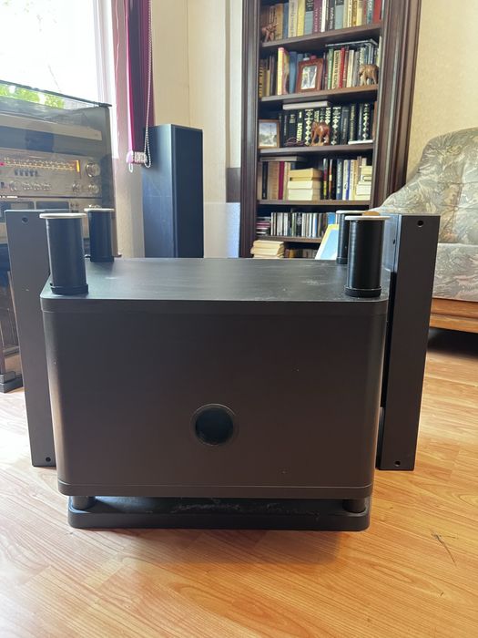 Телевизионна холна маса