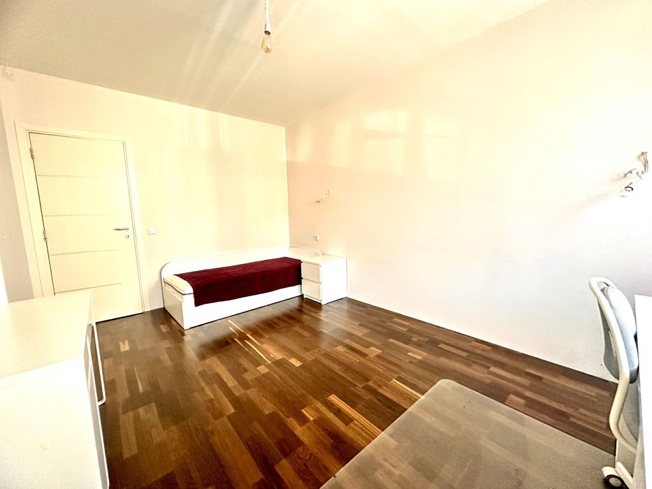 Тристаен апартамент за продажба в тухлена сграда