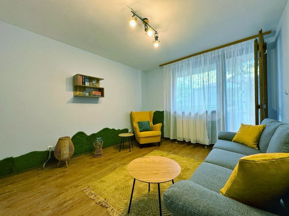 Дава се под наем Офис в София, Център - 15 кв.м за 10.2 € - Снимка #2