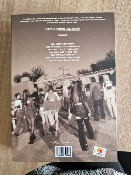 TWICE "Ready To Be" Албум с PRE-ORDER картички