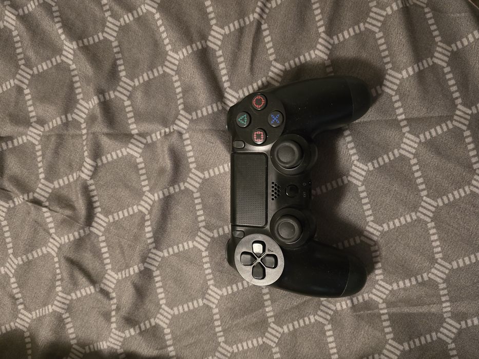 Ps4 normal modat Hen