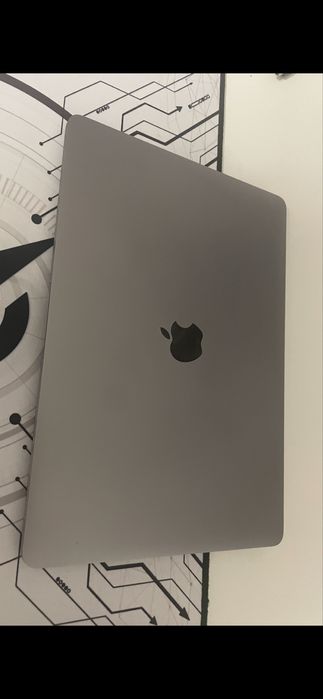 Macbook air 13’in stare foarte buna….