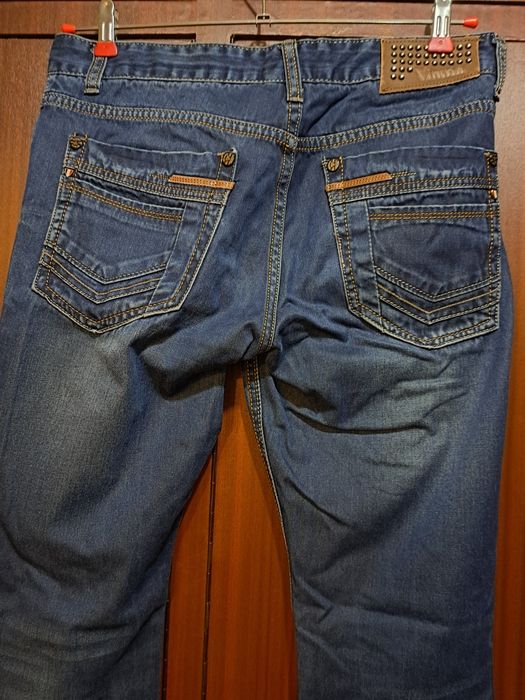 Продава мъжки дънки номер 32, 33